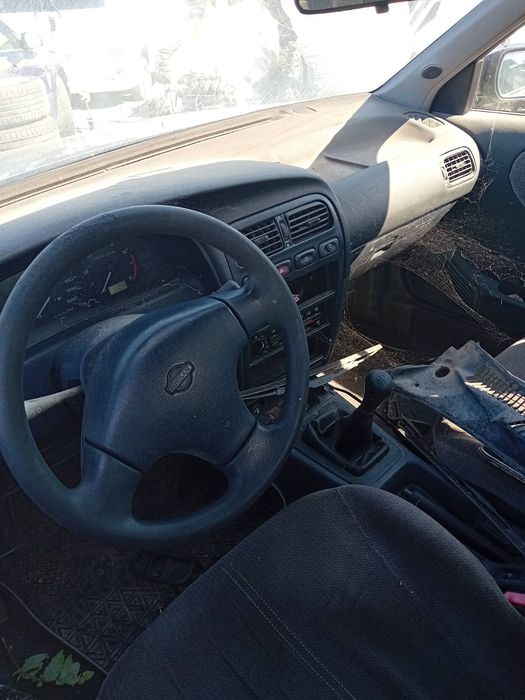 Nissan Primera 1.6 slx бензин 90 к.с.