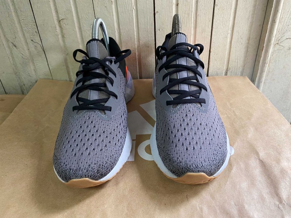 ''Nike Odyssey React''оригинални маратонки 37.5 номер