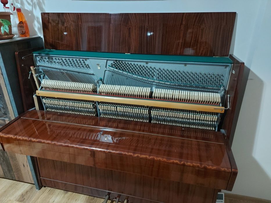 Акустично пиано Беларус