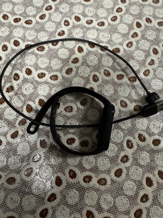 Продам фитнес браслет xiaomi 5