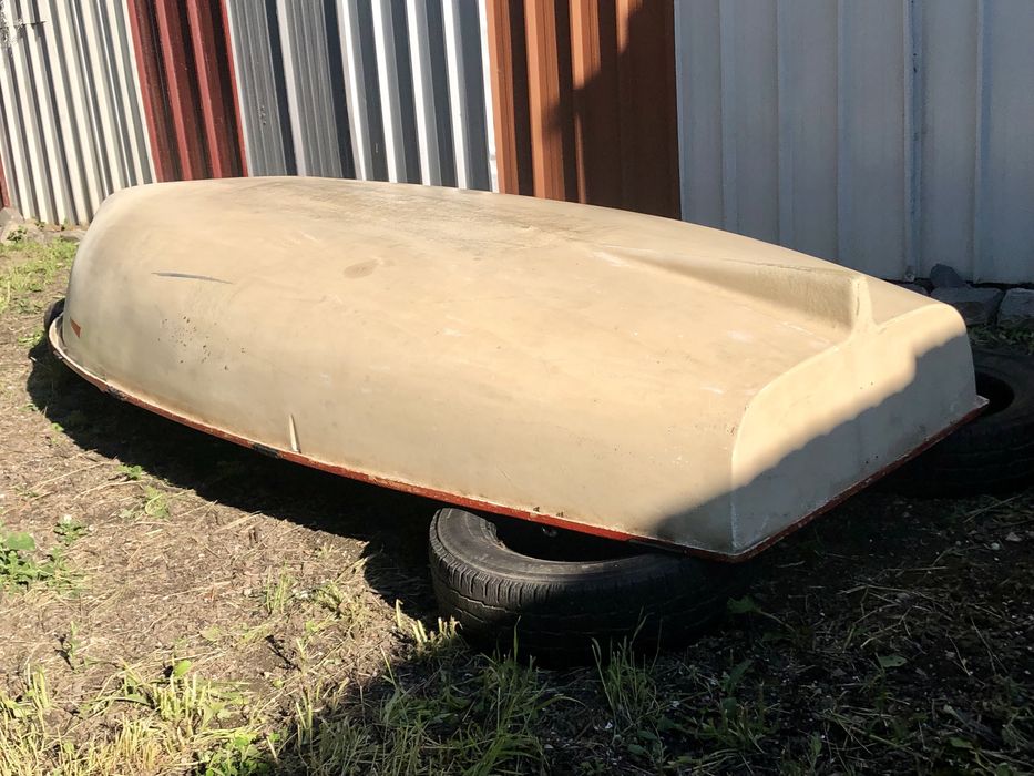 Barcă din fibră de sticlă 3.70 m x 1.55 m | Ușoară | Ideală pentru pescuit și motor