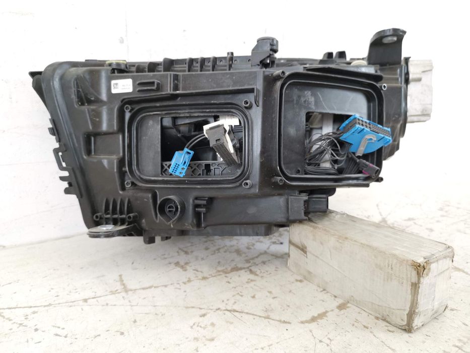 Фар Дясно Цифров Лед Мерцедес-Бенц ГЛЦ / Mercedes-Benz GLC 254 [ - ] О