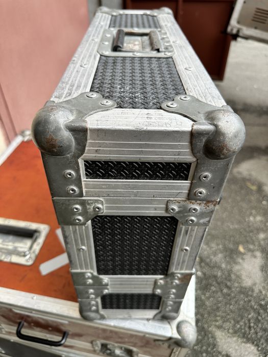 Vand distribuitor curent