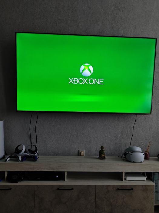 Продавам xbox one и игри за xbox