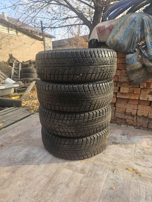 Зимние шины 195/65/15
