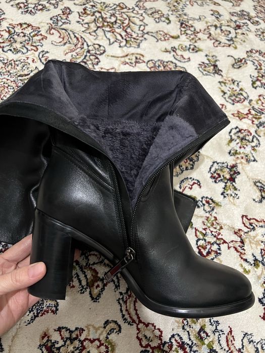 Продам кож.сапоги Basconi(ориг)