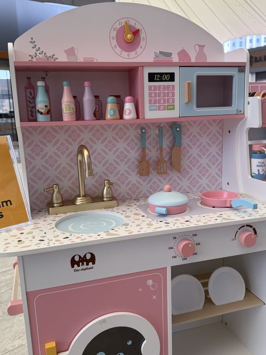 Розовая детская кухня, отличное качество 104x105x26см