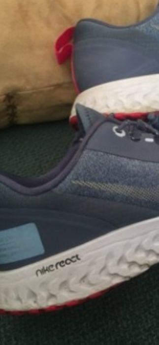 Маратонки Nike legend react- 36 номер