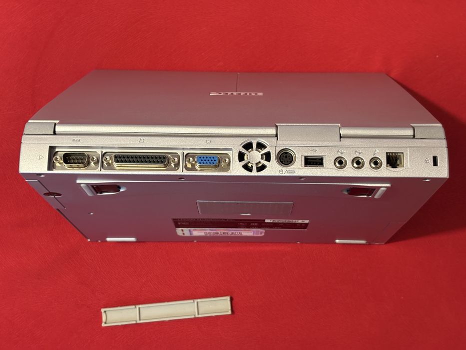 Laptop Lifetec Pentium 3