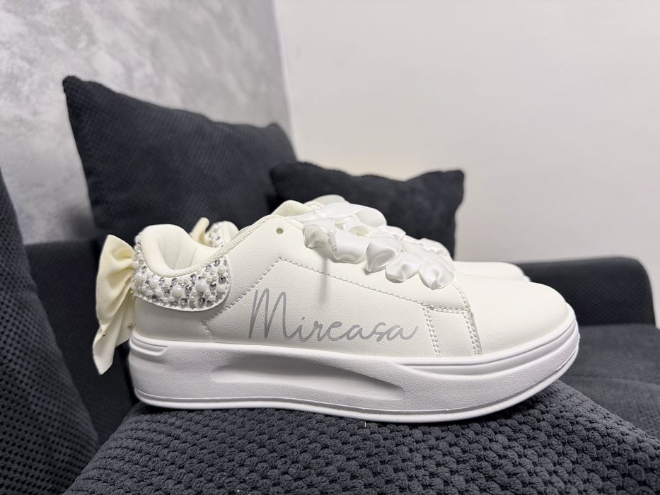 Adidași mireasa noi