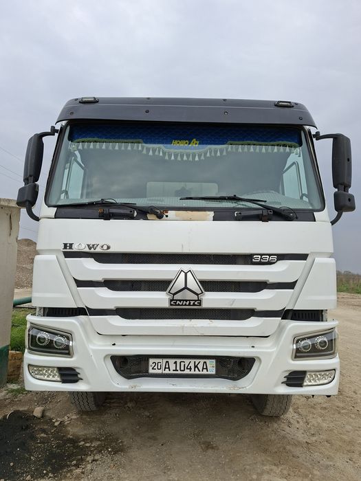 HOWO rangi oq yili 2013 xolati yaxshi ishga tayor balonlari yangi.