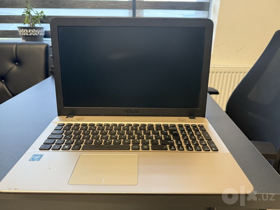 Asus note book sotiladi