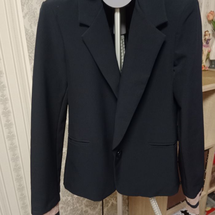 Продам костюм женский