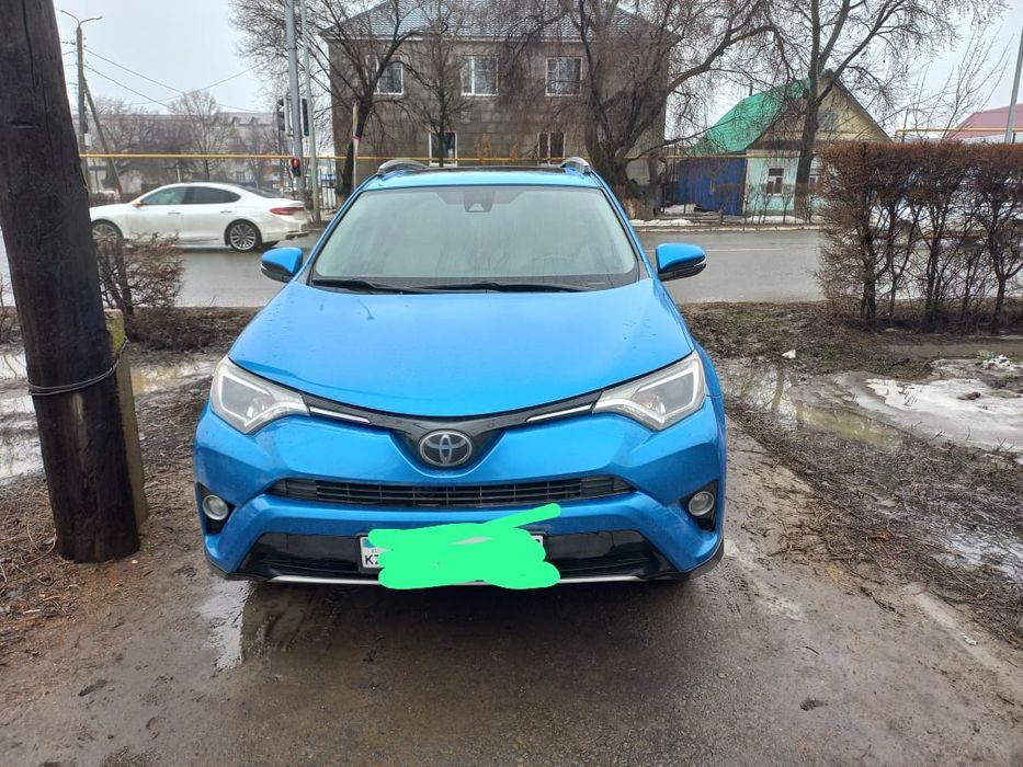 Продажа авто тайота раф 4