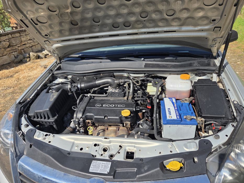 Opel Astra 1,4 бензин