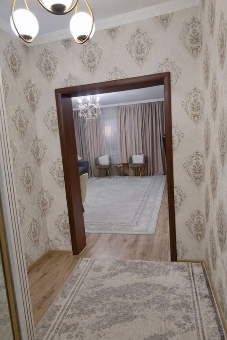 В центре 3 комн. кирпичный дом продаётся.