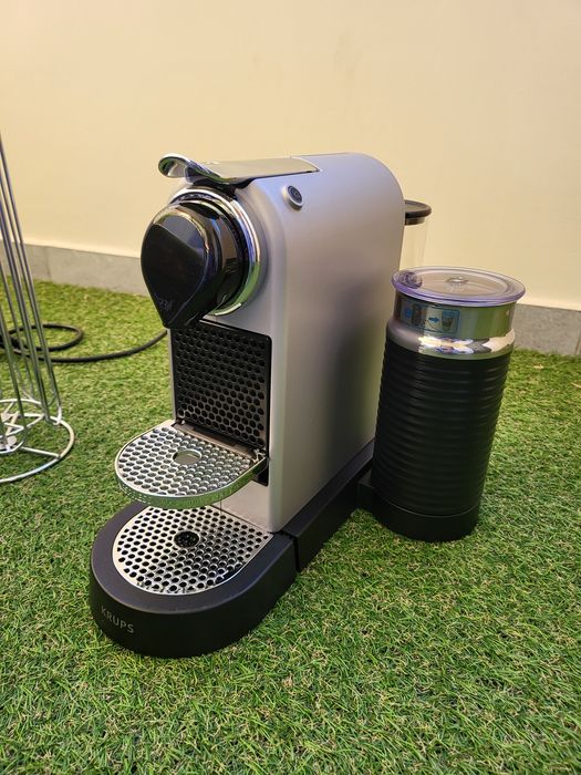 Еспресо кафемашина с капсули Krups Nespresso Citiz&Milk с аерочино и подарък