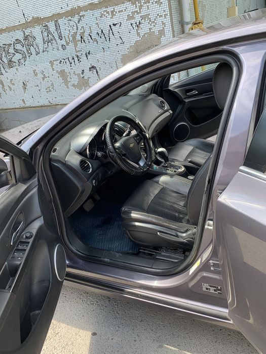 Продам Shevrolet Cruze 2013 год