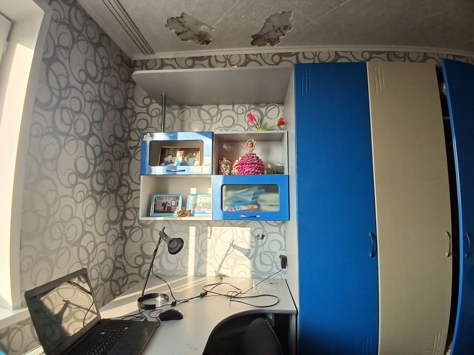 Продам шкаф со столом