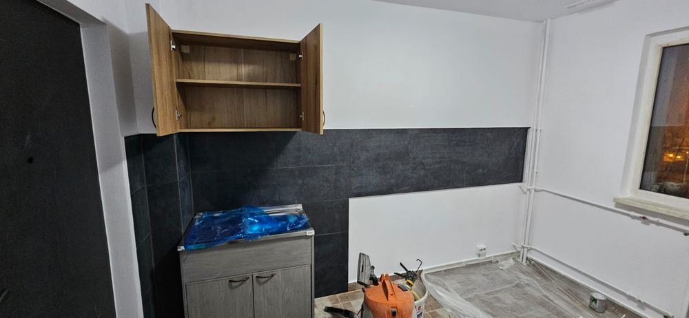 Inchiriez camera zona gemeni 10m2