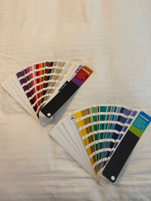 Pantone - Ghid culori profesionale