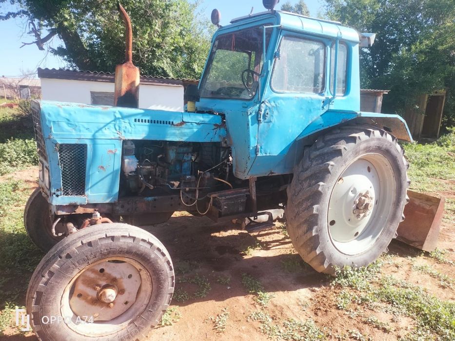 Трактор с пресом и жаткои и есть плуг