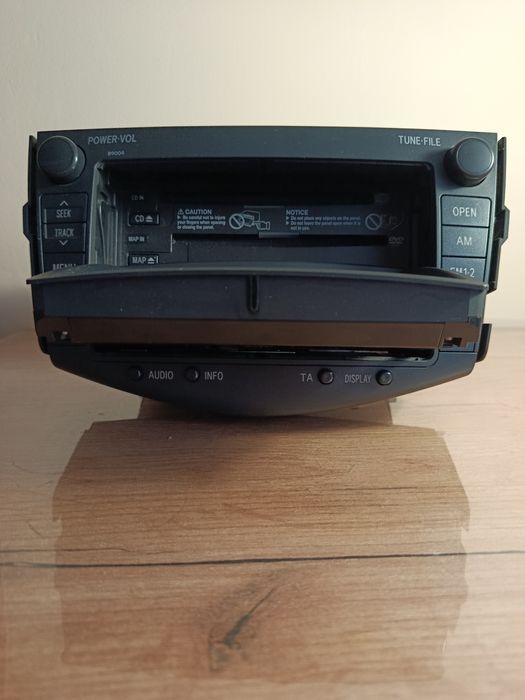 Продам автомагнитолу на RAV4