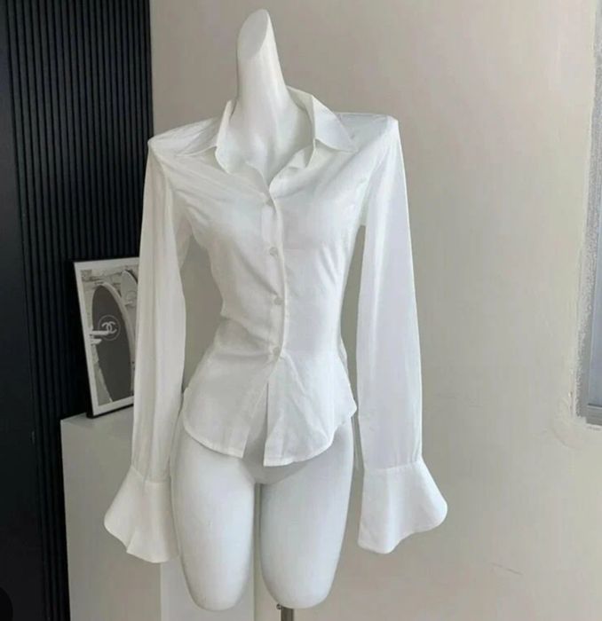 Приталенная рубашка на завязках