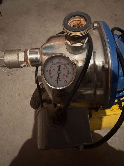 Продам насос водяной