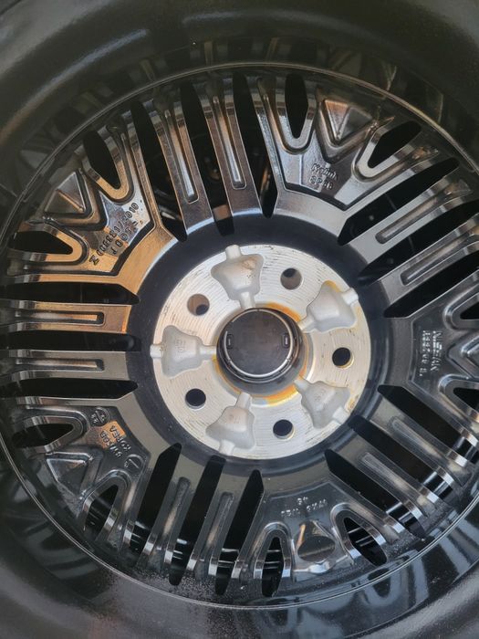 Set jante R17 Nissan Leaf+anvelope vara Dunlop 215 50 17  ca noi