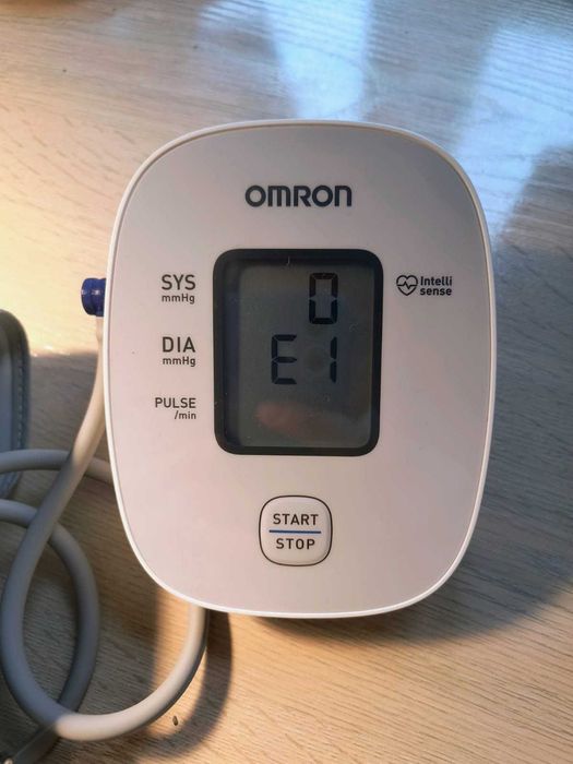 Чисто нов апарат за кръвно Omron M2 Basic