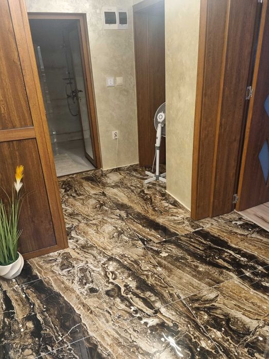 Продава се Четиристаен апартамент в Бургас, Център - 92 кв.м за 3805 €/кв.м - Снимка #11