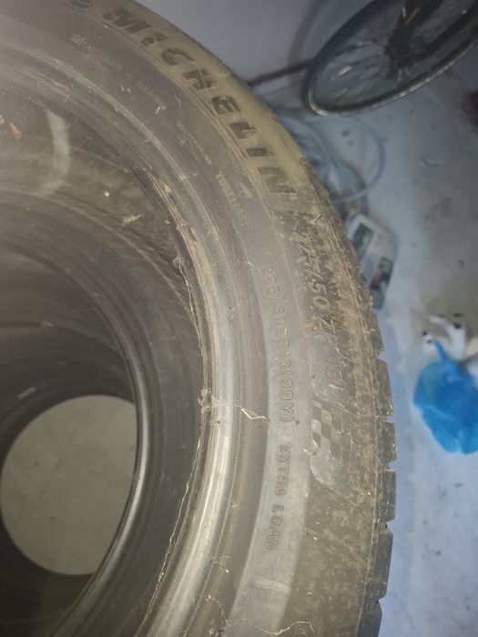 Vând cauciucuri Michelin 225/50/18 de vara