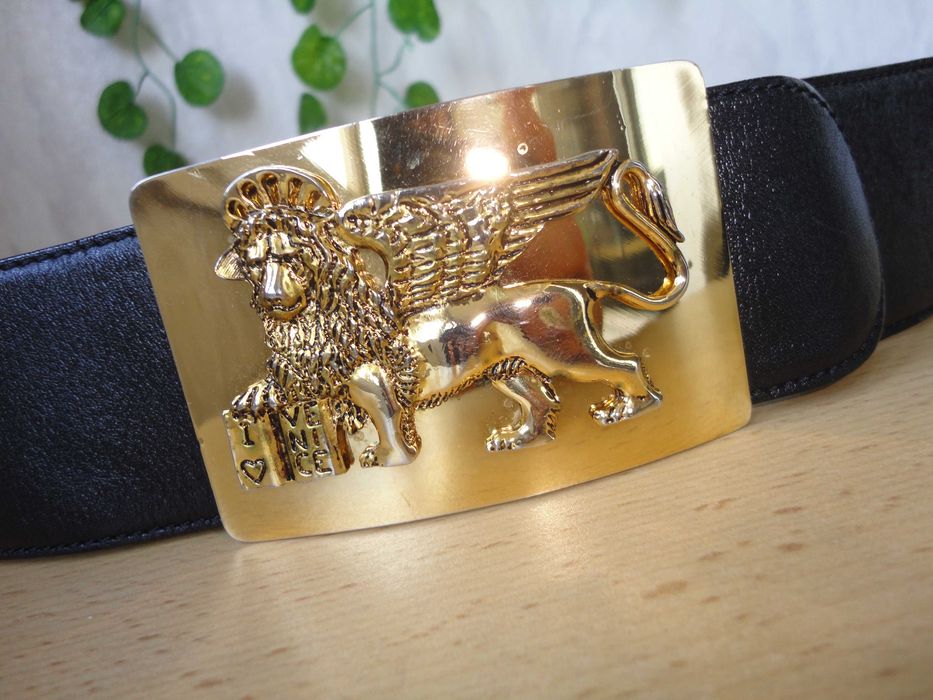 Moschino винтидж оригинален дамски колан