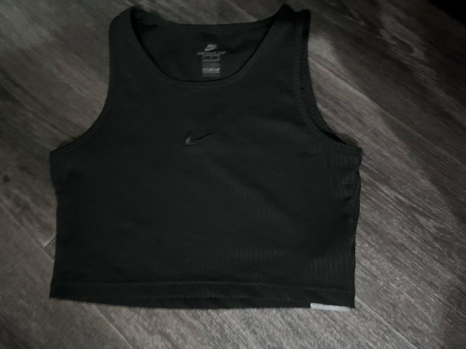 Спортивная женская одежда