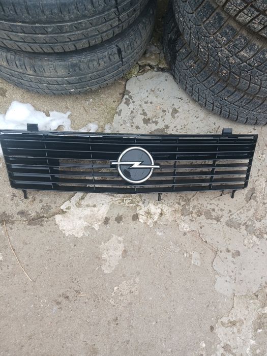 Предна решетка за Опел  Аскона