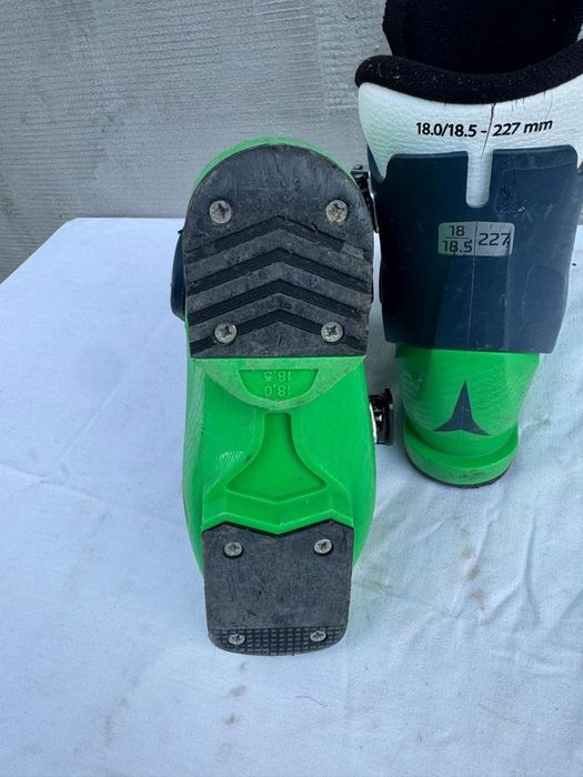 Clapari ski schi Atomic Hawx Jr R2 marime EUR:28.5 Mondo:18.5 Flex:20 last:Junior