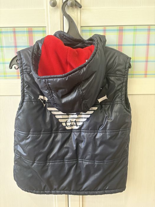 Безрукавка на мальчика