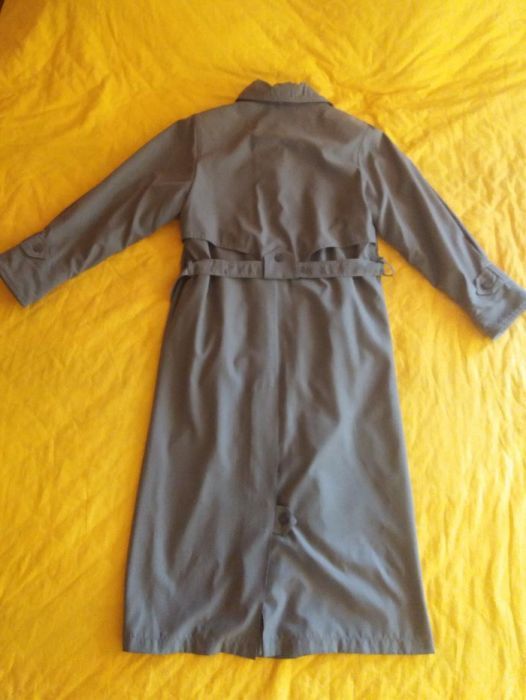 дамски зелен шлифер с допълнителни махащи се подплата и качулка