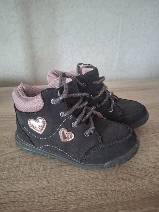 Детски ботуши 23 и 25