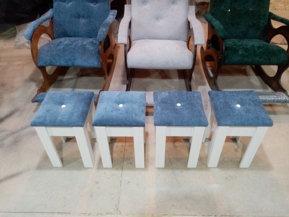 Продам новые кухонные табуретки!