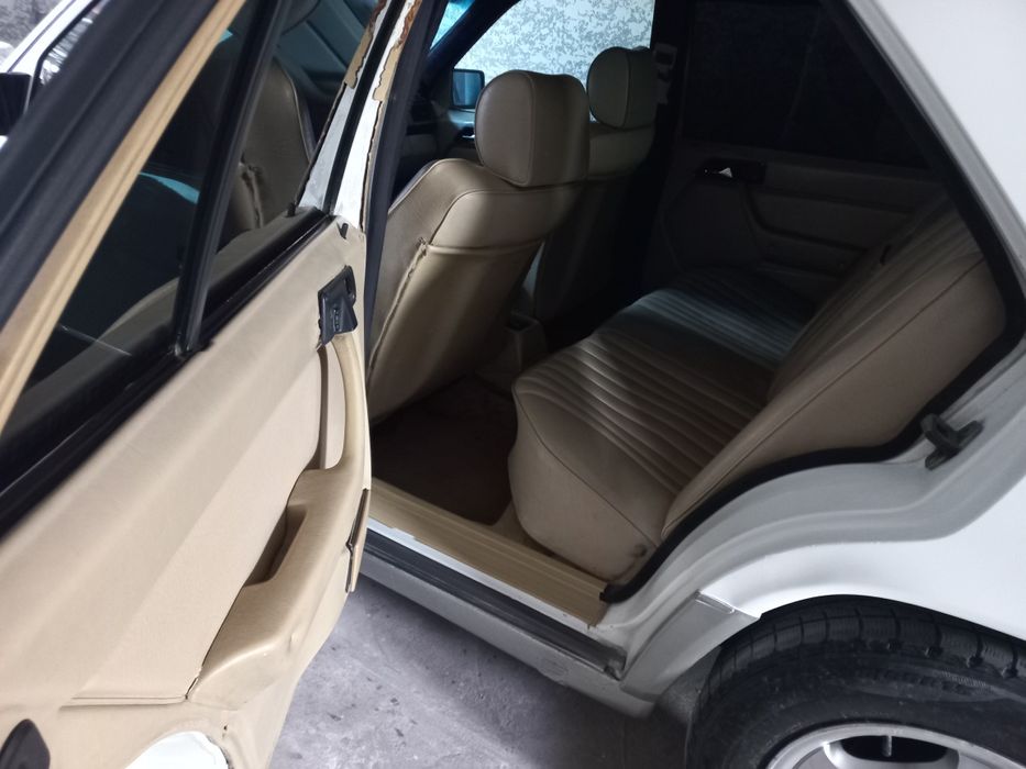 Мерседес 124 Сотилади.