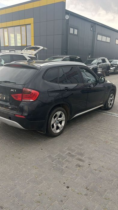Dezmembram BMW X1 Xdrive 2.0 diesel din 2011