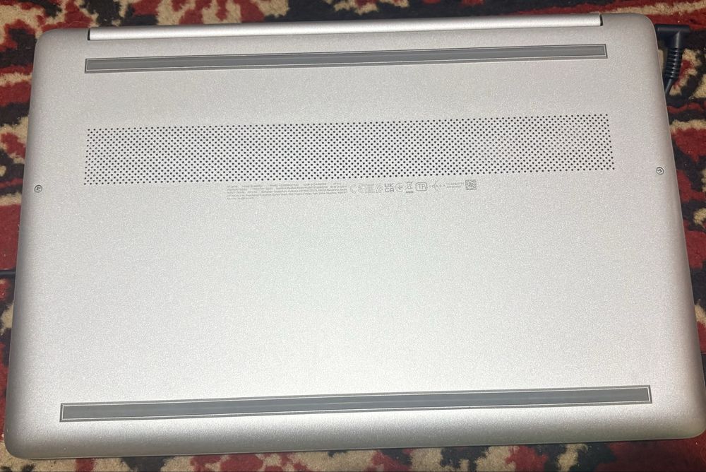 Продам ноутбук hp laptop 15s