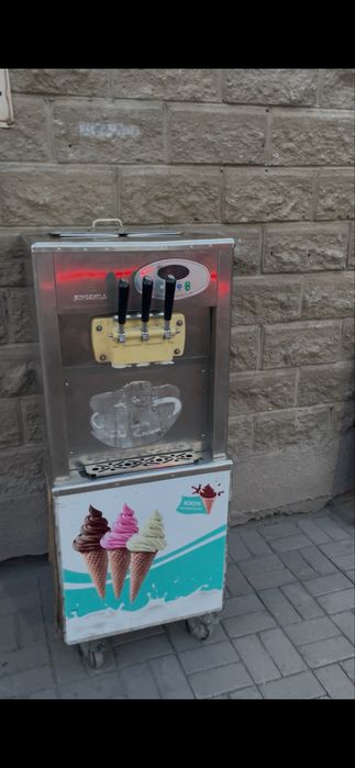 Продам мороженный аппарат