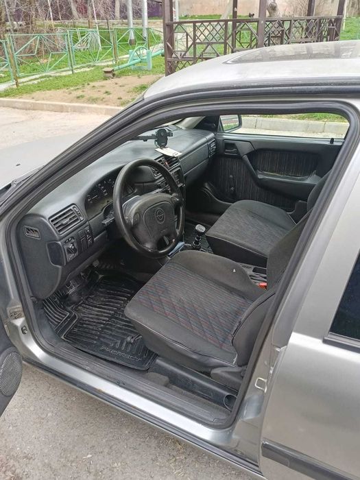 Продам Опель-Вектра !