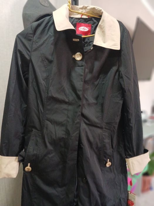 Продам плащь женский