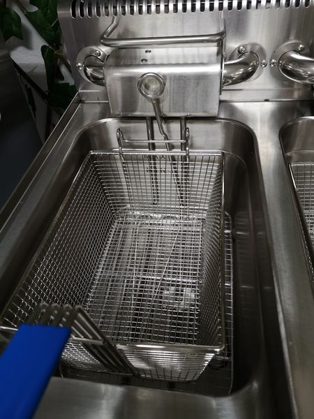 Фритюрник Професионален двоен Чисто Нов 2х14литра Електрически.