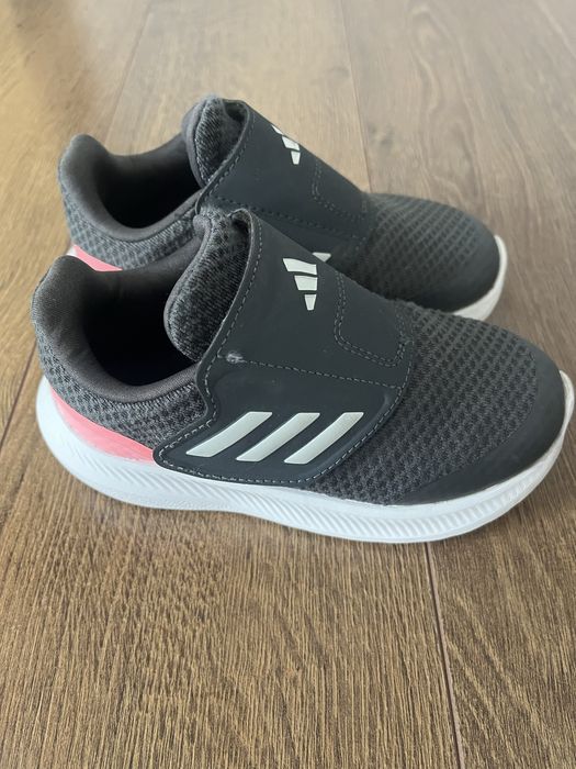 Оргинални маратонки,сникърси,кецове и сандали(Skechers,Adidas,Puma…)