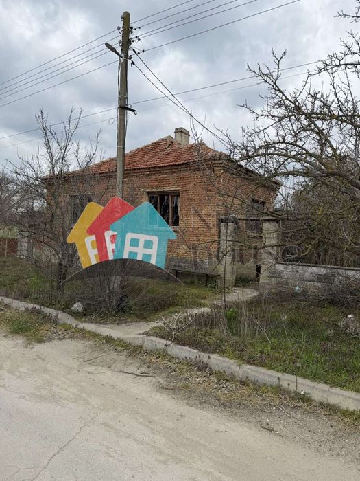 Къща в Варна, област-с.Царевци площ 60 цена 34000